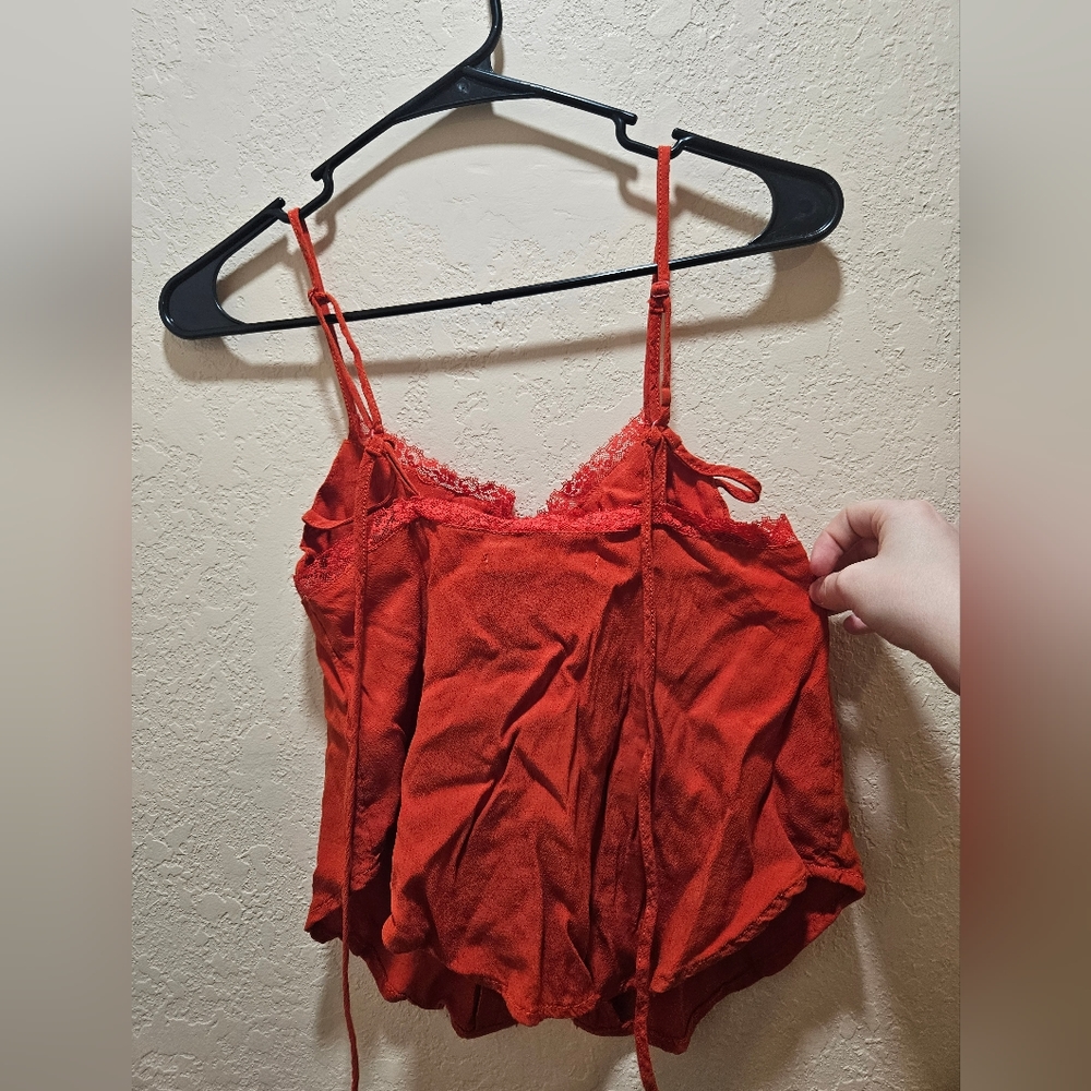 Red Lacy Button Crop - Picture 2 of 4